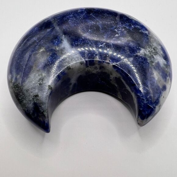 Sodalite Crystal Moon Carving‎ (#12) - Picture 3 of 9